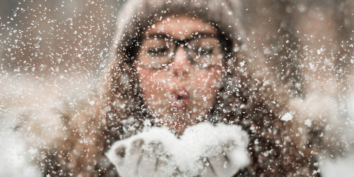 woman-glowing-snow